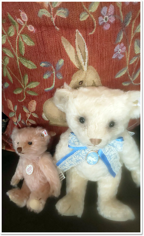 シュタイフ ハローキティ 35th アニバーサリー キーリング 10cm EAN677120