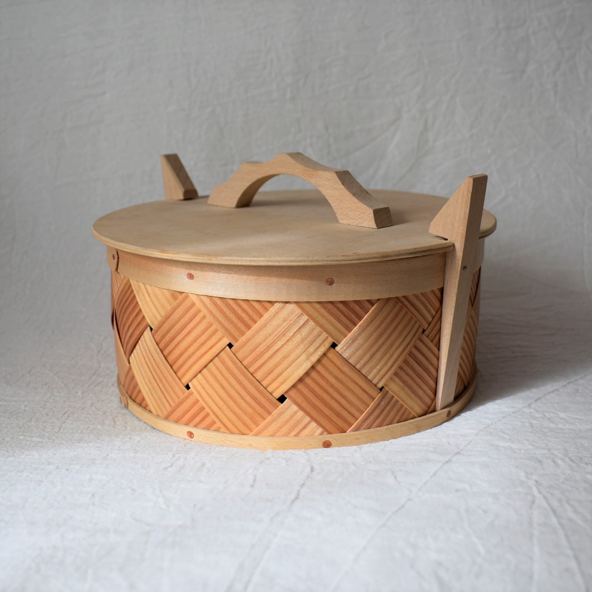 スポーンコリ / Spånkorg / 丸いBOX型 / 蓋付き / パンかご