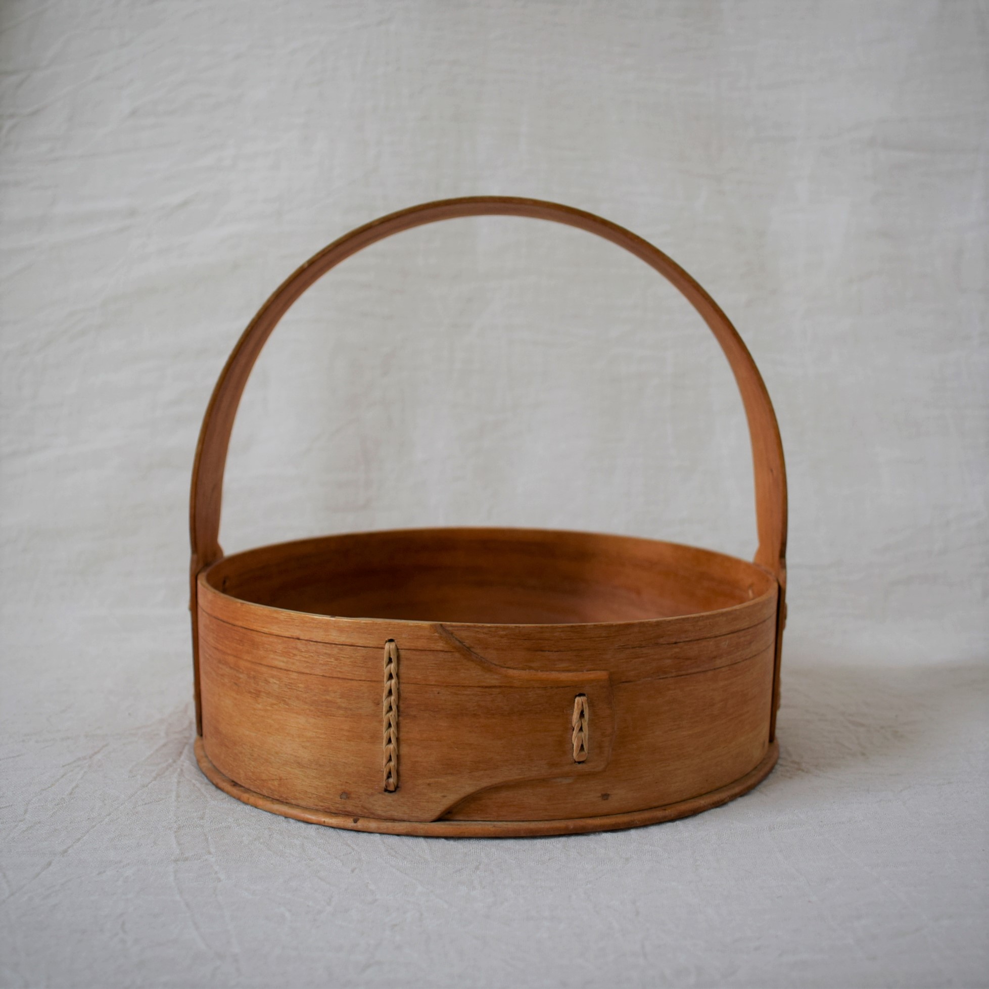 ハンドル付きハンノキトレイ / 曲げ木のトレイ / パンかご / まる型