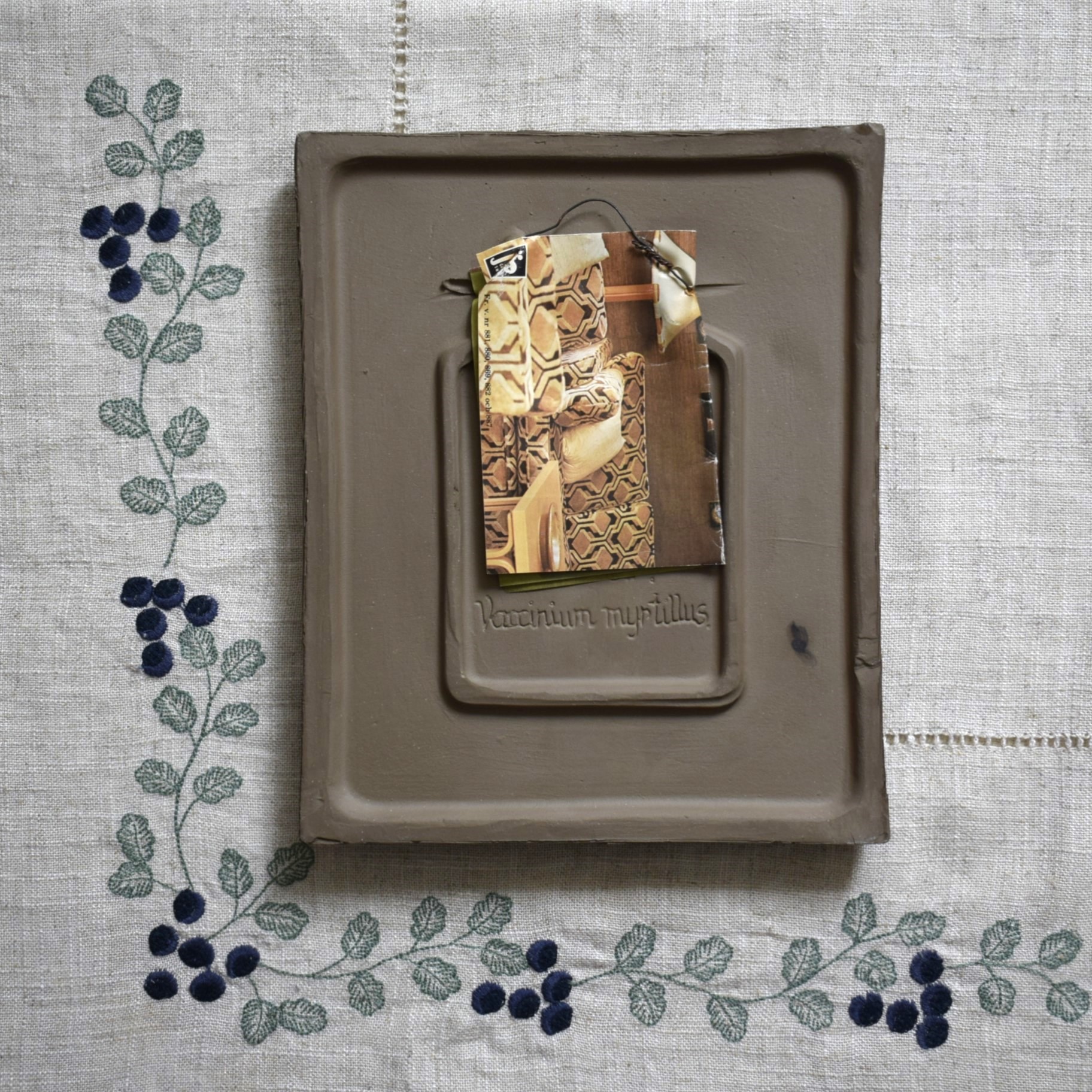 北欧ヴィンテージ JIE 希少な大サイズ ブルーベリーの陶板 北欧