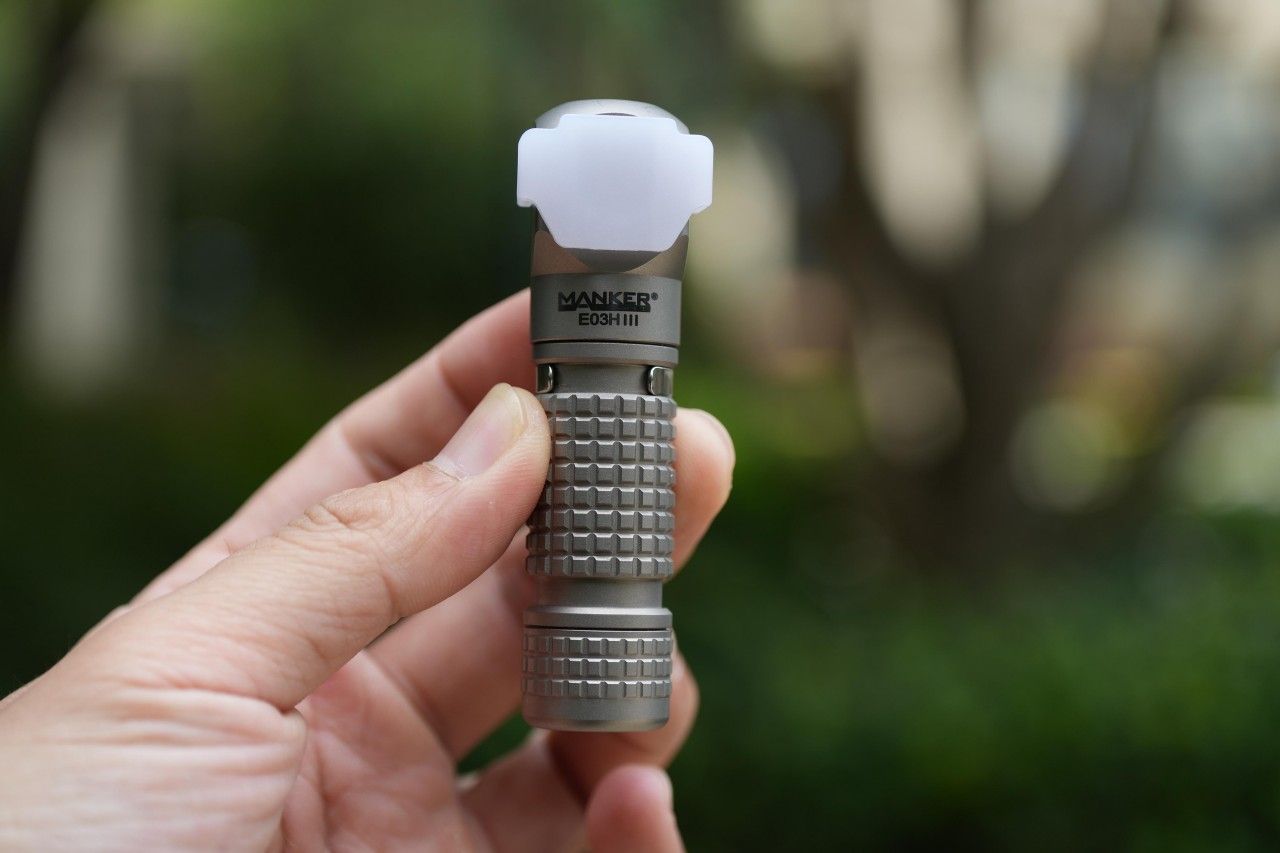 Manker E03H III Ti EDC Right Angle flashlight – flashlightgo