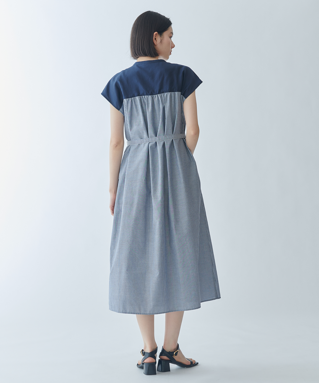 リネンストライプノースリーブワンピース – FACE SANS FARD