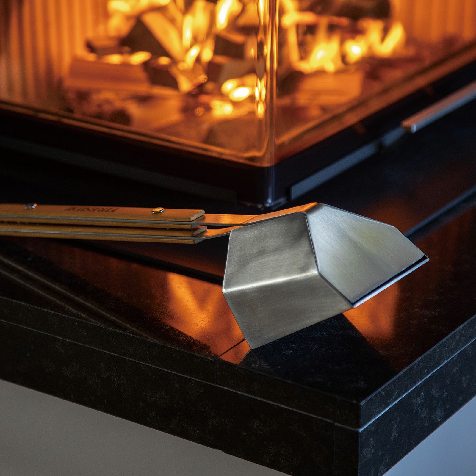 アシュシュ | ファイヤーサイド公式オンラインストア