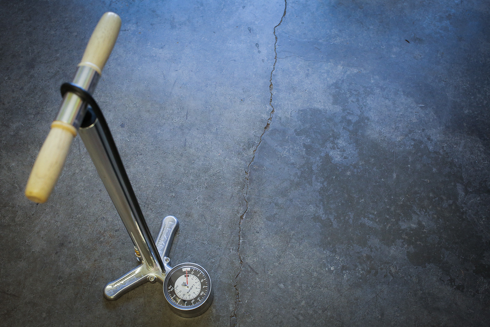 Pump Review | Lezyne Alloy Floor Drive | Freehub Magazine
