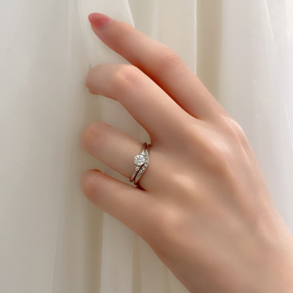 婚約・結婚指輪の重ね付け 「BLUE NOTE - trio note -」セットリング