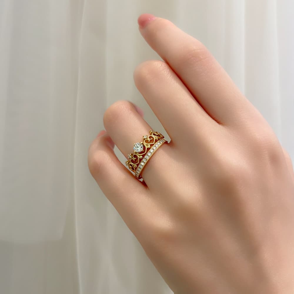 婚約・結婚指輪の重ね付け 「Lady Tiara」セットリング【神戸生まれの