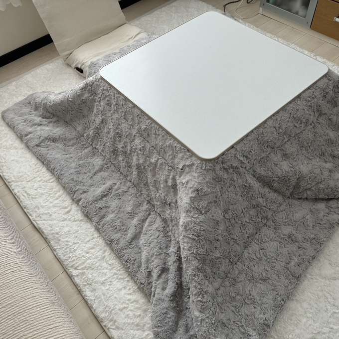 思わず頬ずりしたくなるようなふわふわのファーが心地いい肌触りの