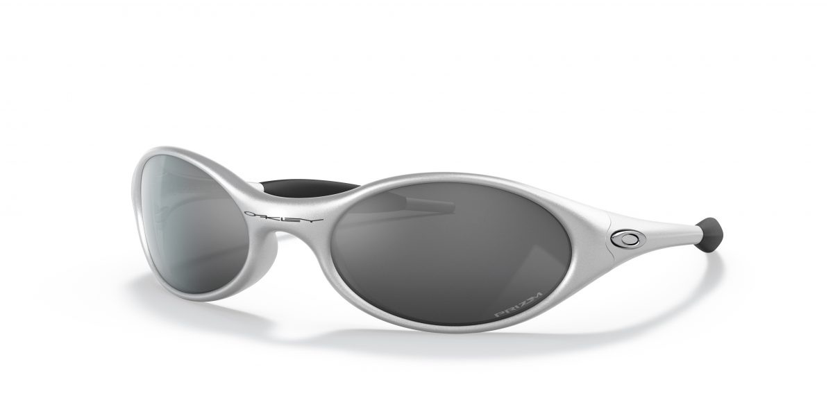 オークリーから90年代モデルEYE JACKETが復刻！ 世界限定250セット発売