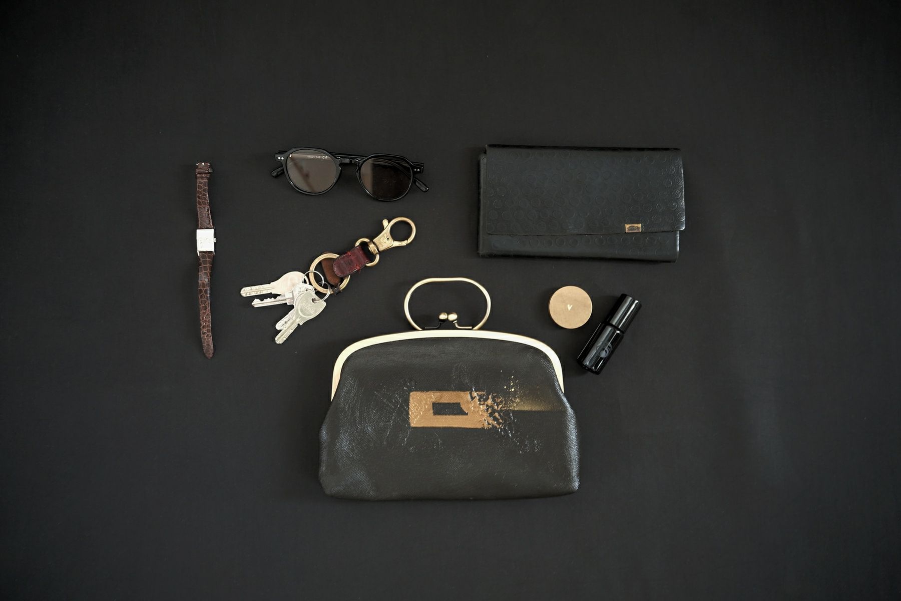 ちょっとしたお出かけから特別 な日の装いまでコーディネートをぐっと