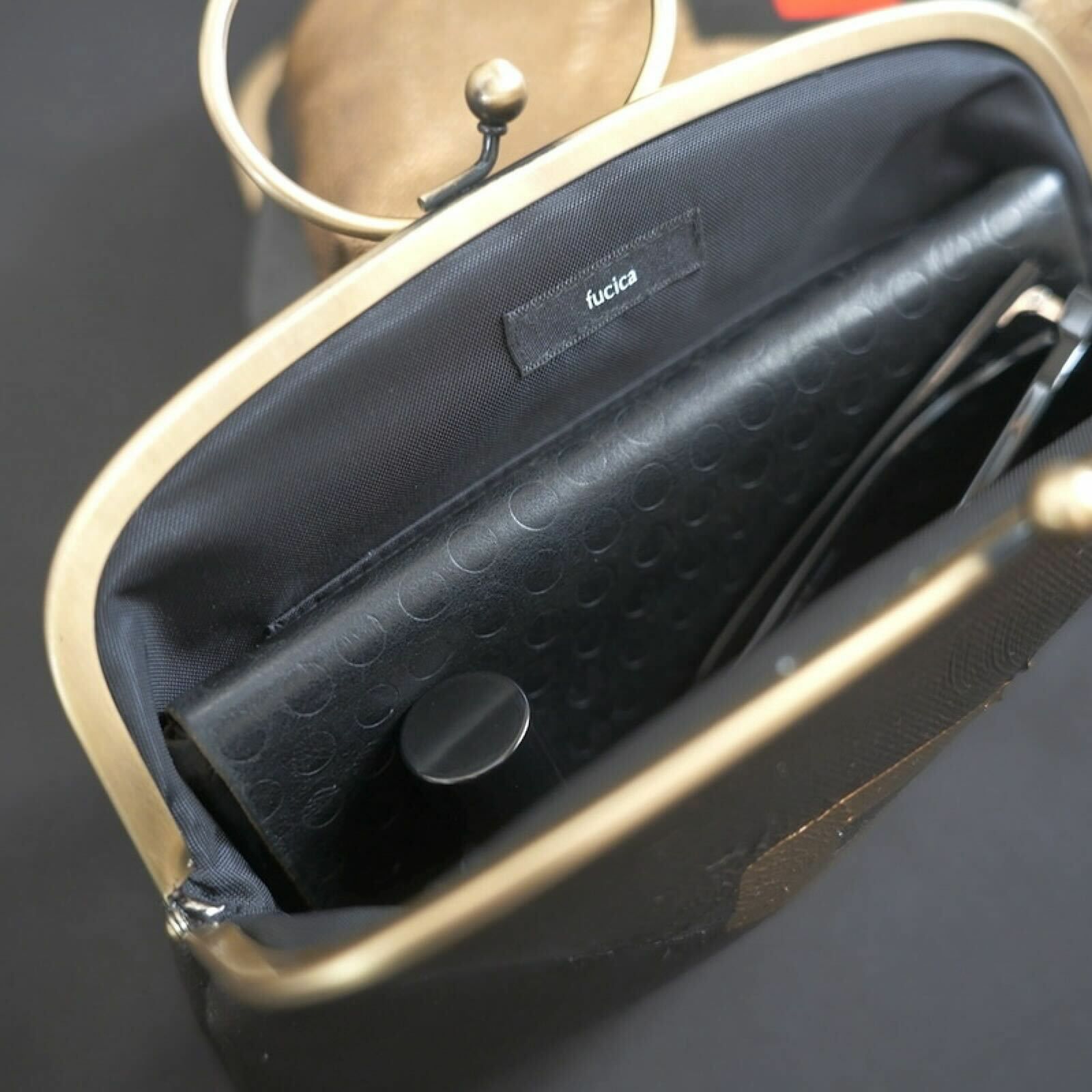 ちょっとしたお出かけから特別 な日の装いまでコーディネートをぐっと