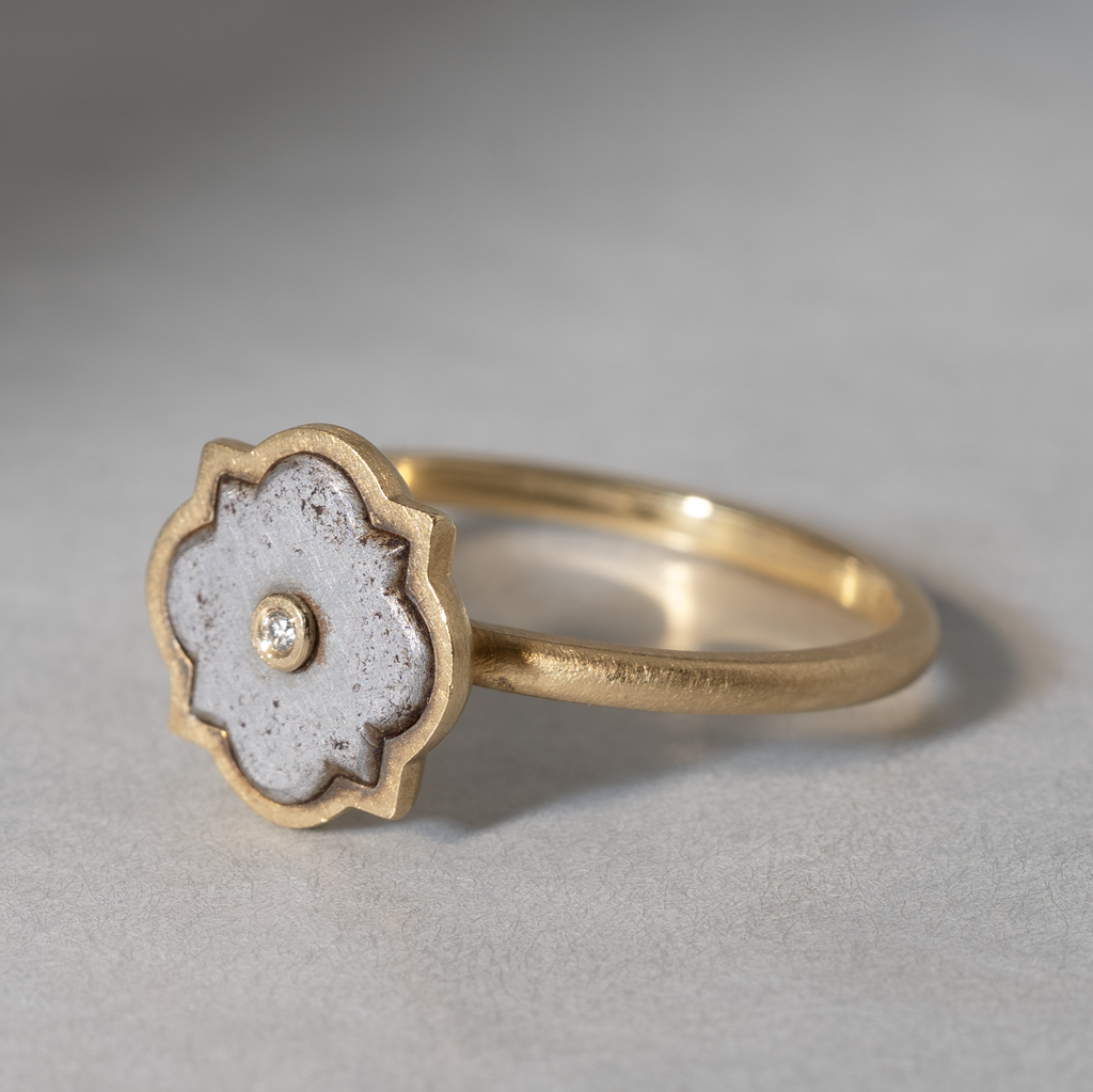 YES / IRON PLATE RING Round Square Cross – Fuligo / Fuligoshed