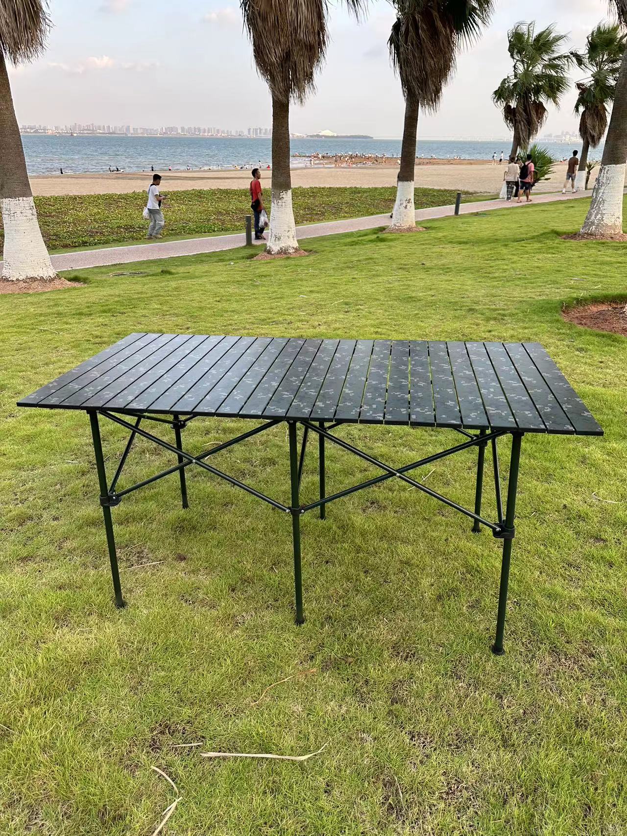 アウトドアテーブル 無骨な八角形 折りたたみ自在の高級野営テーブル