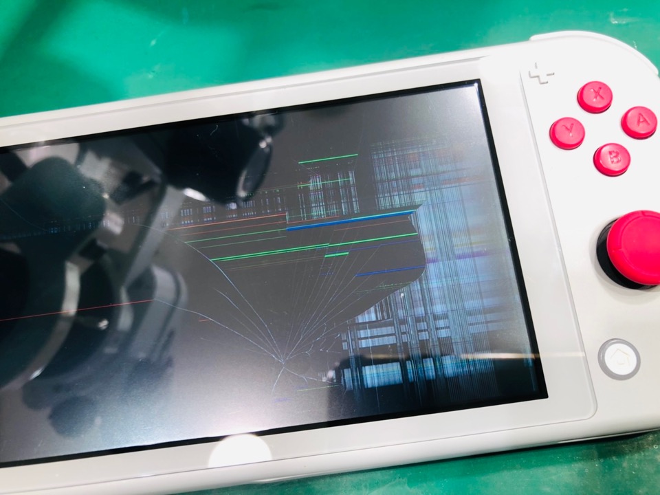 修理】スイッチライトの液晶画面が割れて映らない場合の対処法