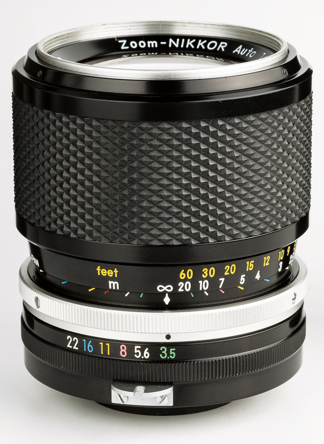 現行カメラで追体験する、半世紀前の普及ズーム 日本光学 Zoom-Nikkor