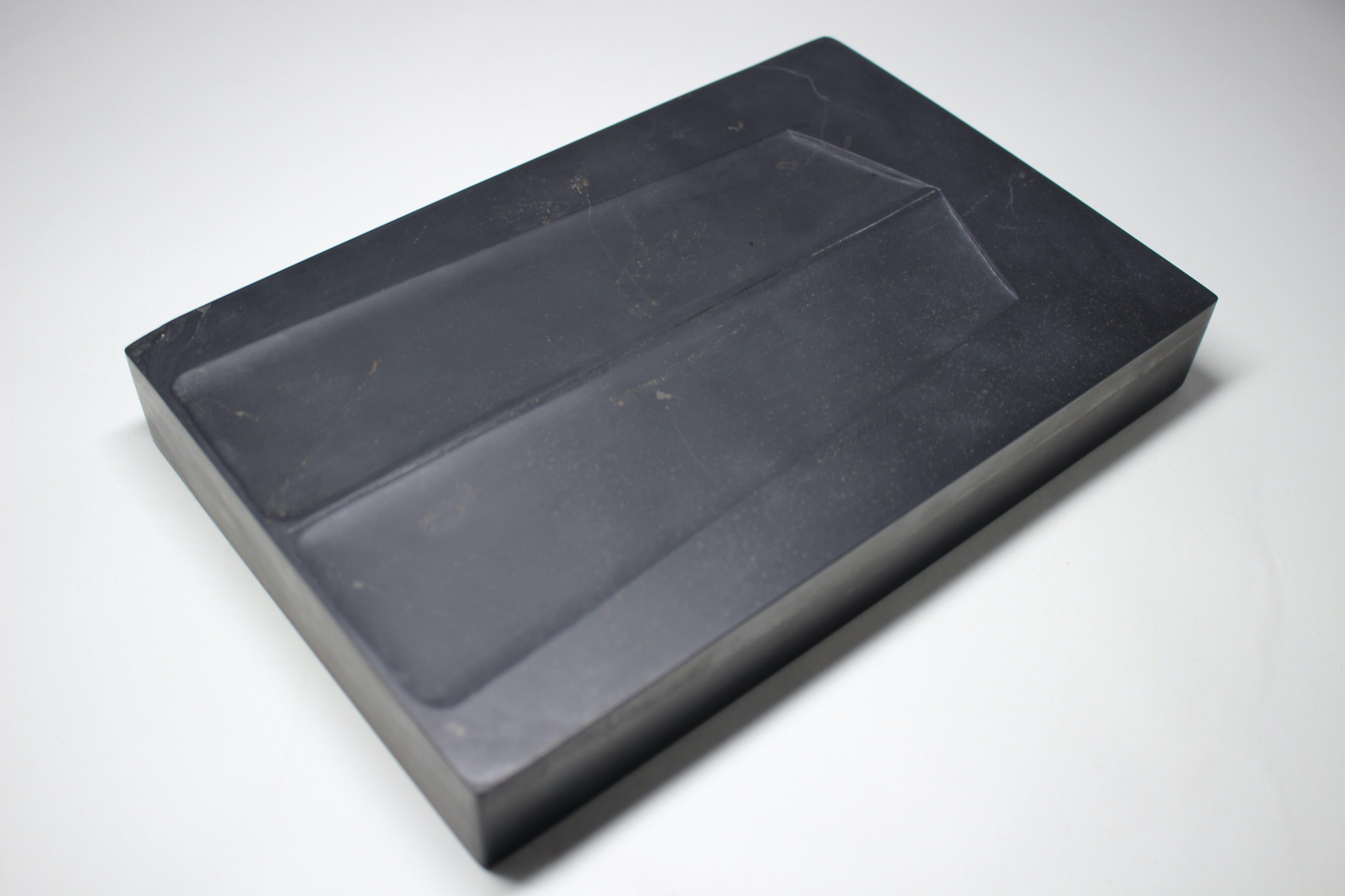 和硯 蒼龍石㉒ 蒼白色の石紋 和硯 蒼龍石㉒ 蒼白色の石紋