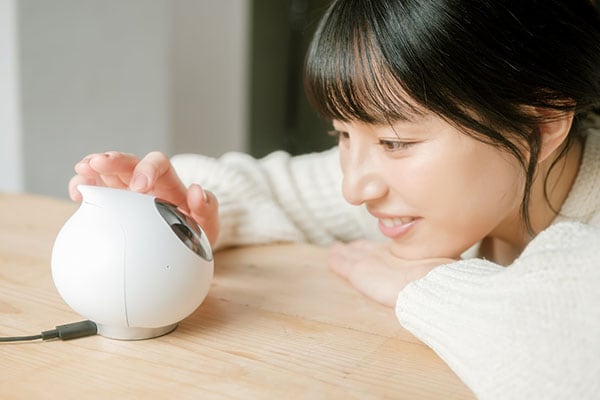 MIXI 会話AIロボット Romi(ロミィ) マットホワイト | おもちゃ・ベビー