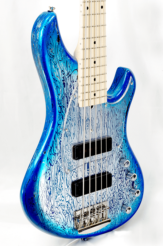 Sago New Material Guitars のベースの特徴、ラインナップ、サーモ