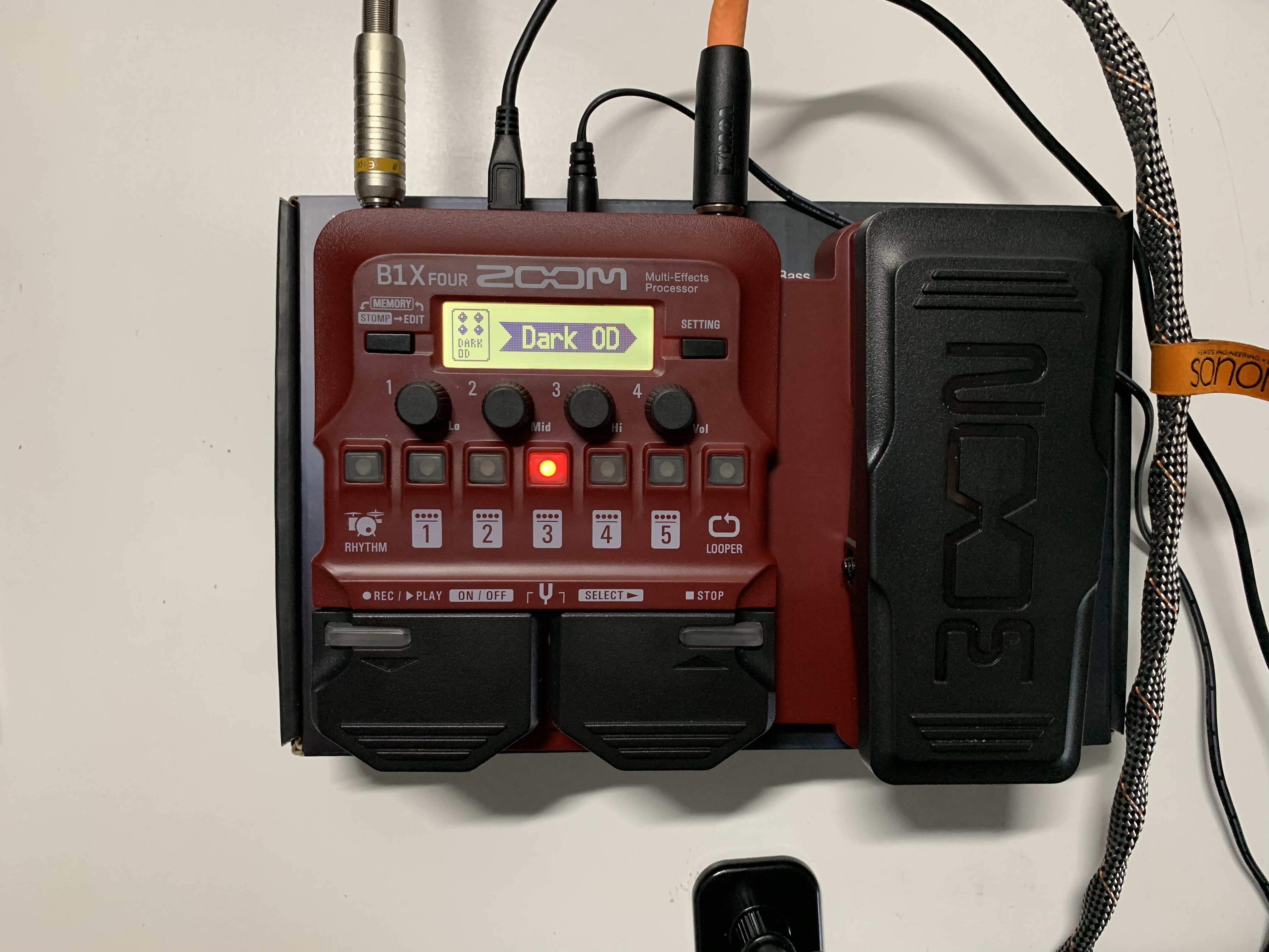 ZOOM新作 B1X FOURを徹底レビュー、解説！【22種モデリング音源有