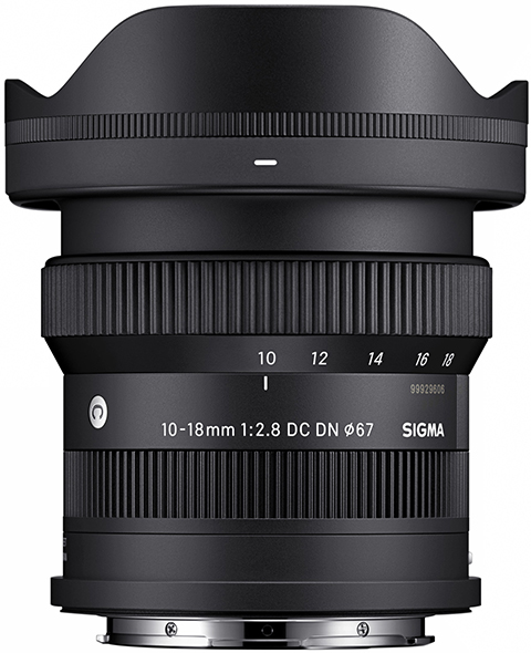 驚くほどコンパクトなF2.8通しの大口径超広角ズームレンズ「SIGMA 10