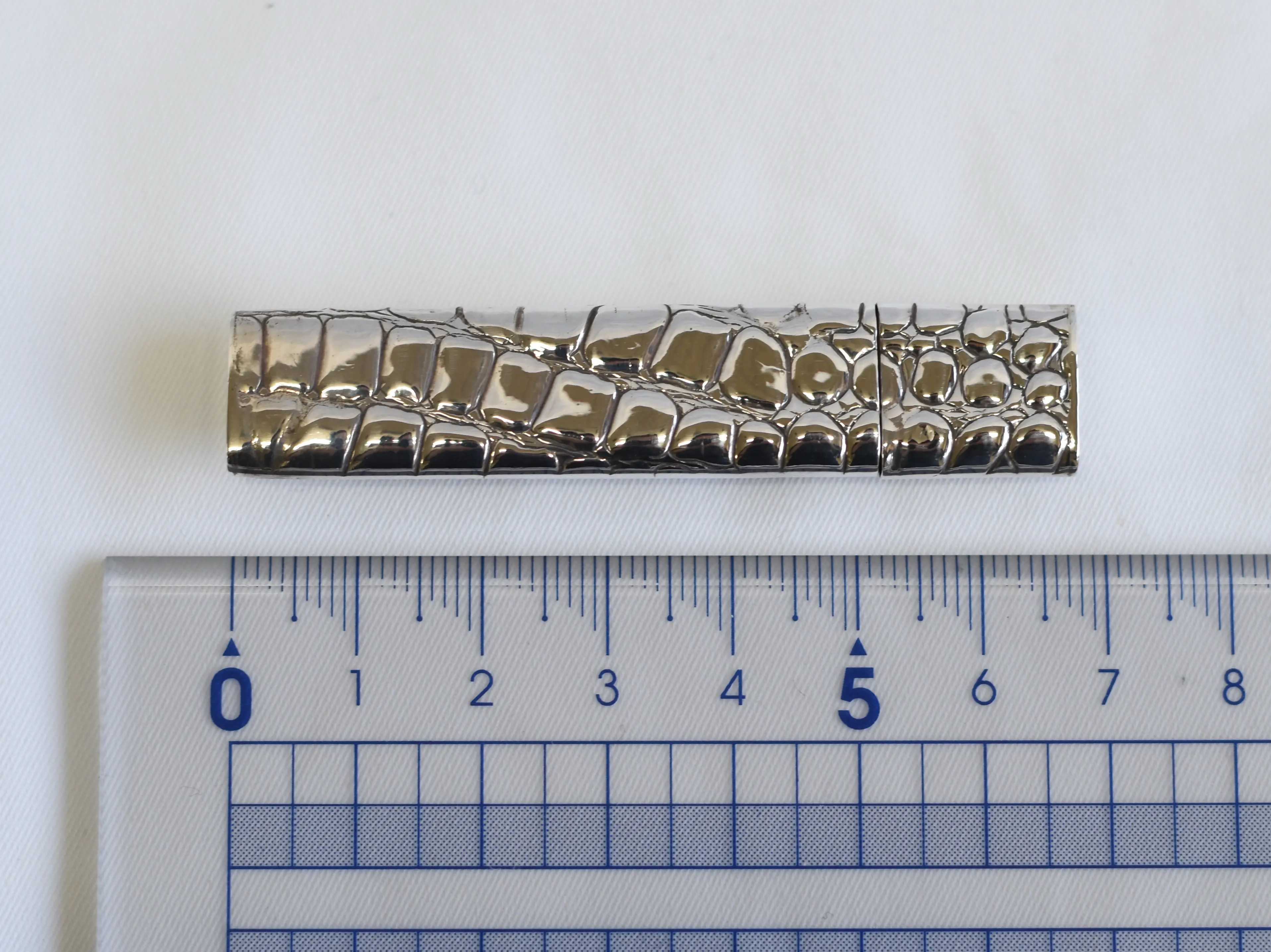 銀製・革製風・爪楊枝入れ2 ｜ 内藤銀器製作所