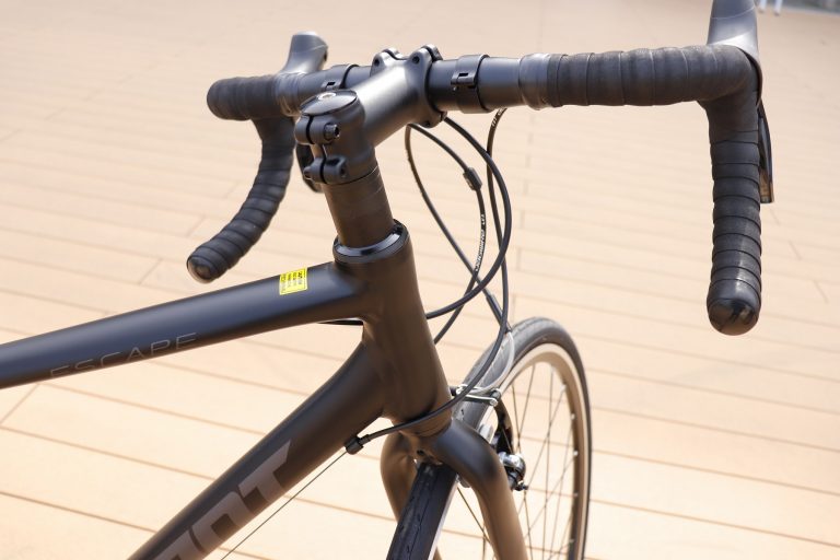 クロスバイク】ドロップハンドルが魅力的 ESCAPE R DROP