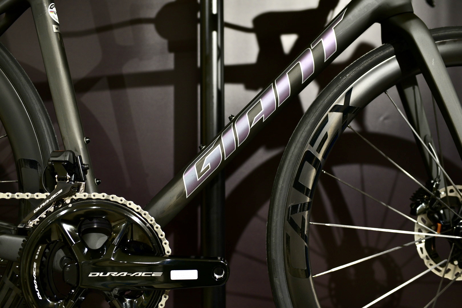 GIANT】新型デュラエース搭載「TCR ADVANCED SL 0」入荷しました