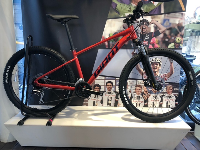 TALON2」マットコンクリートも入荷してます ｜ ジャイアント