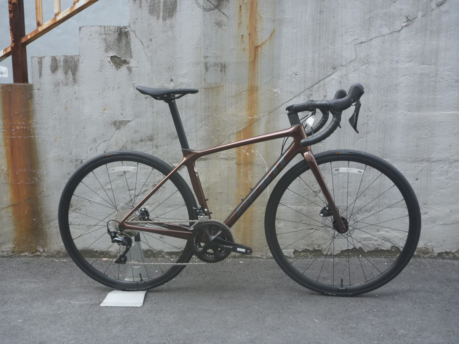 カーボンロードバイク TCR ADVANCED 2 DISC KOM ｜ ジャイアントストア