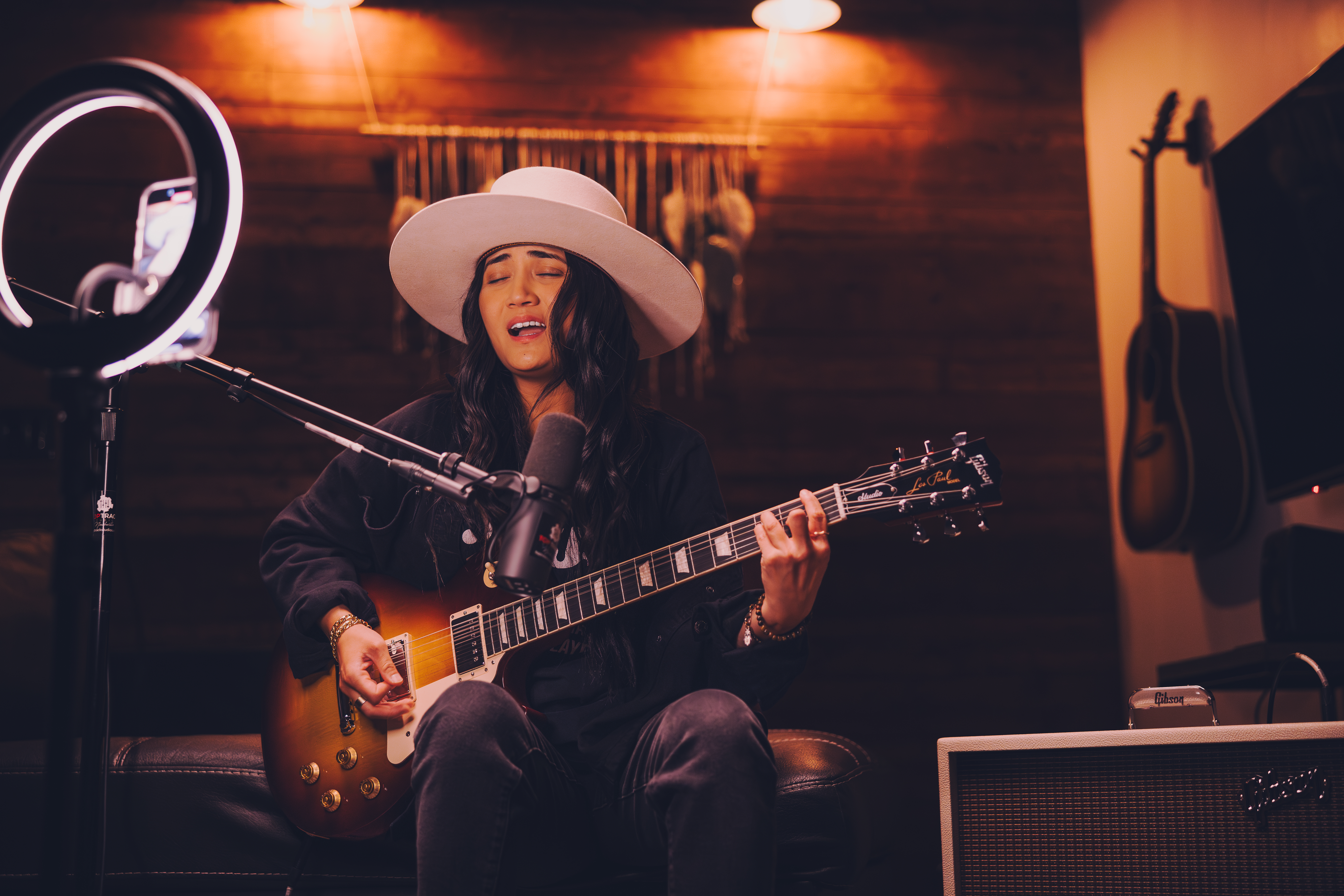 ギブソンから、リニューアルされた最新レスポール・スタジオ 『Les