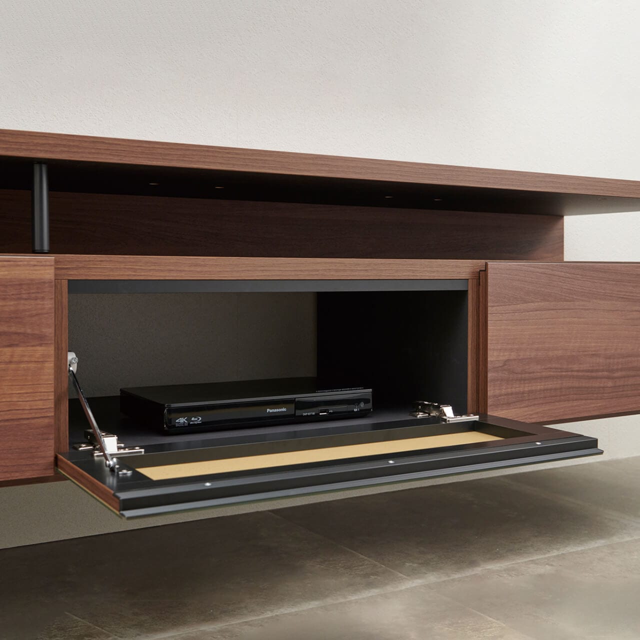 フロートテレビボード 幅180cm 奥行36cm リモコン操作可能 同色仕上げ