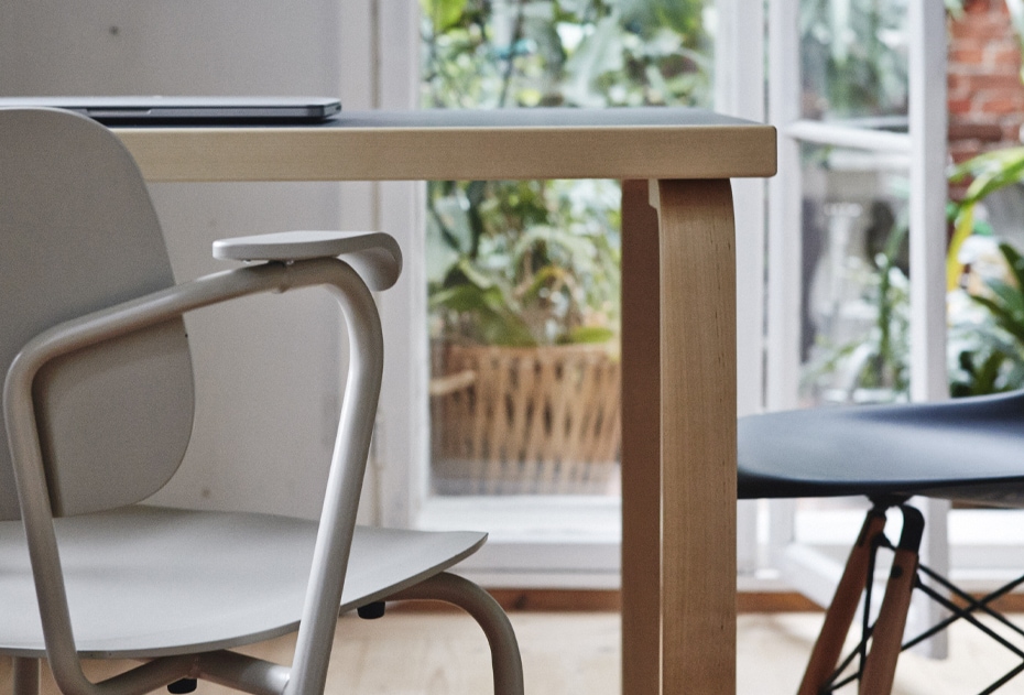 81B TABLE（81Bテーブル） / Artek（アルテック） /Alvar Aalto
