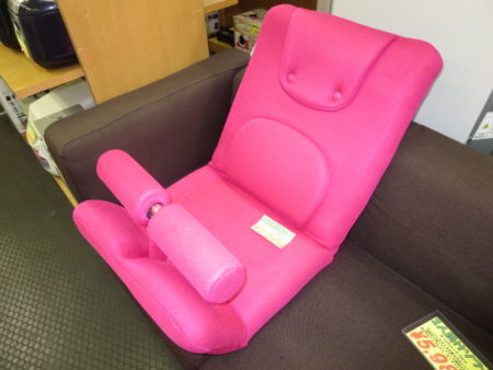 ながら筋トレに最適！ミズノの腹筋座椅子「じつは！腹筋くん