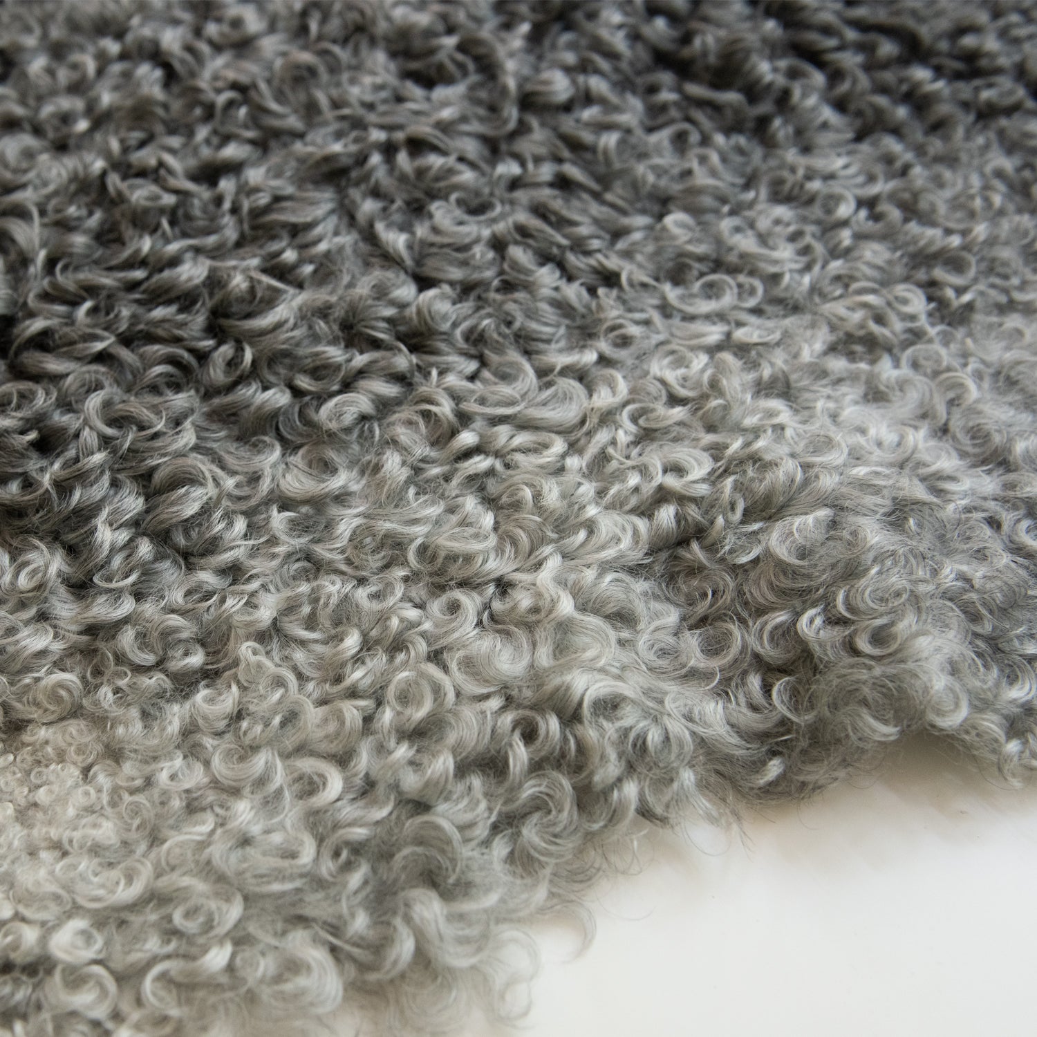 Gotland Sheepskin 《Premium》グレー
