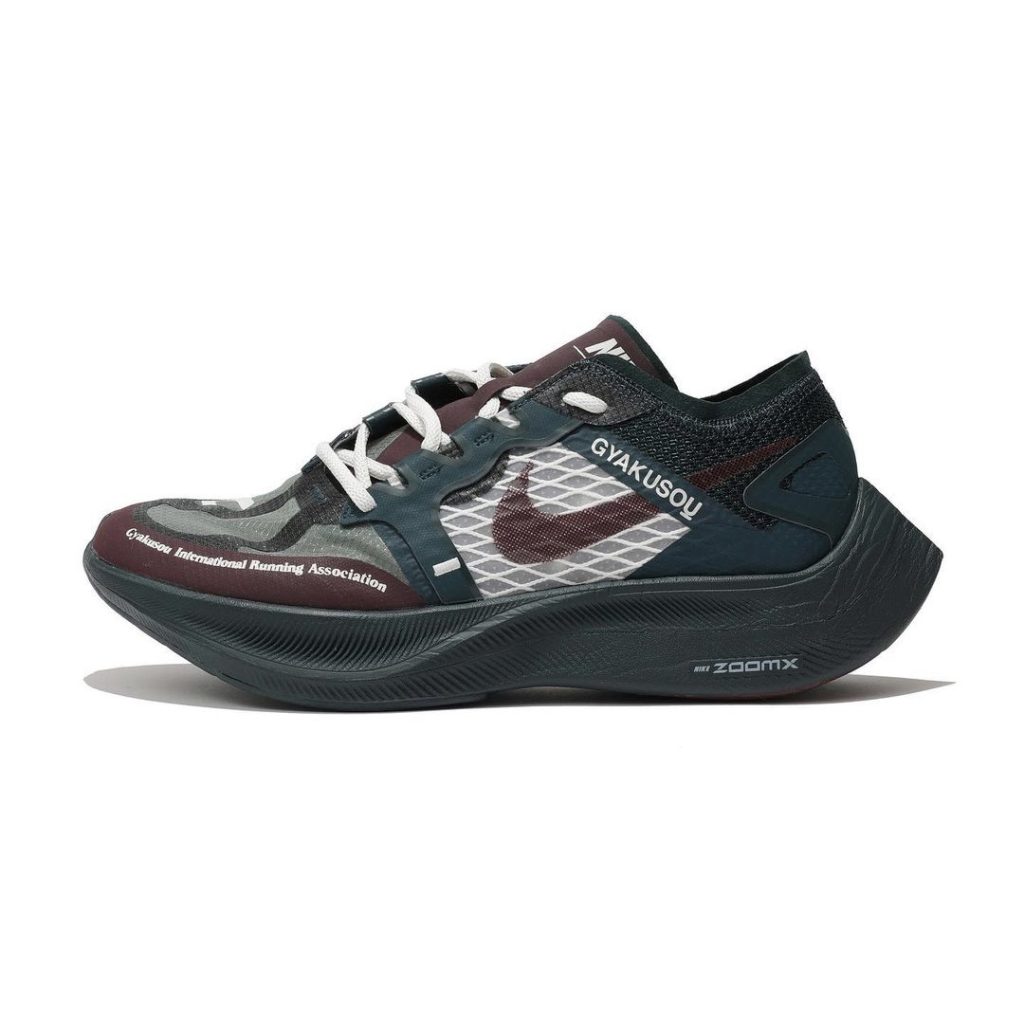 UNDERCOVER GYAKUSOU × NIKE ZOOMX VAPORFLY NEXT%、コラボアパレルが7