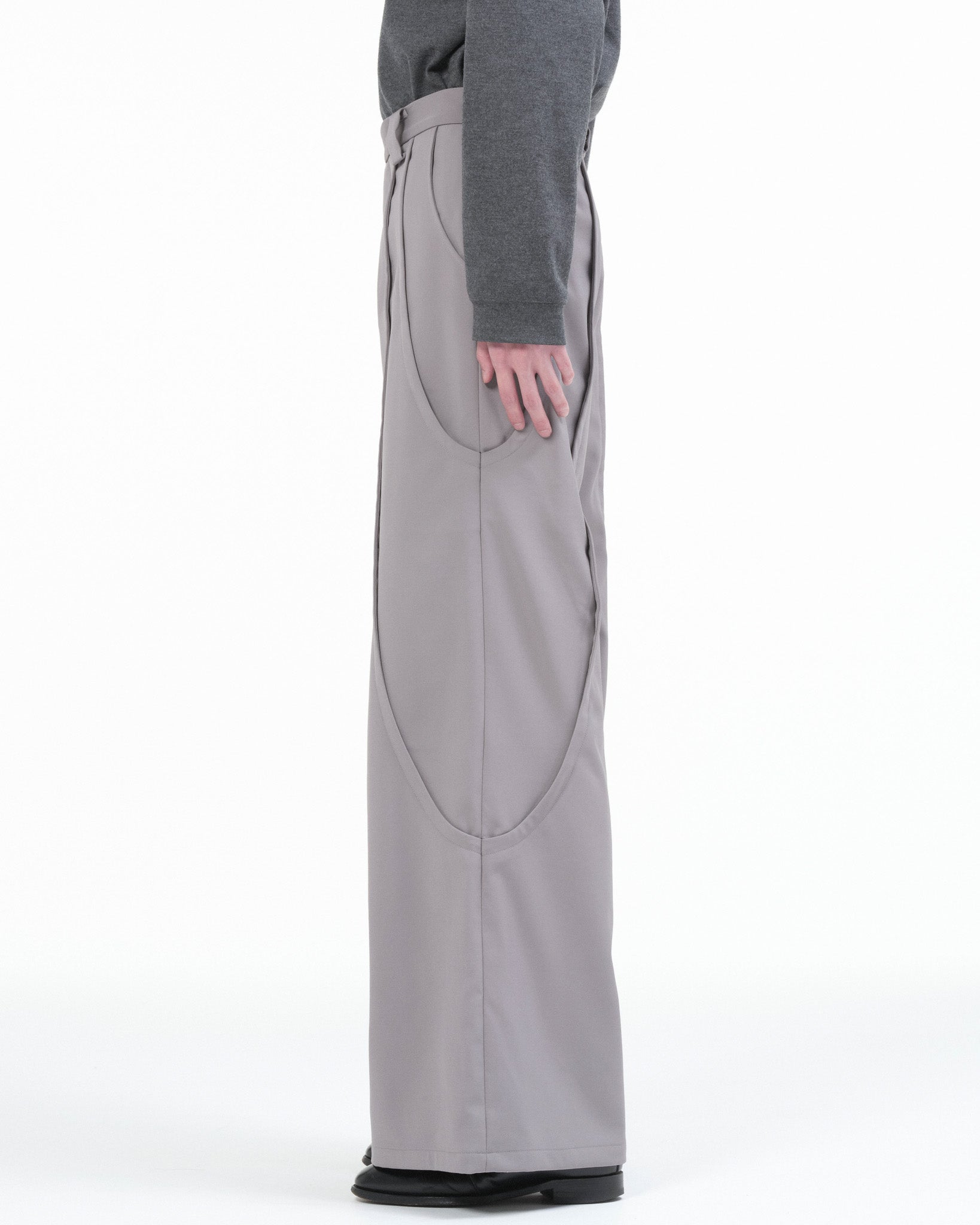 GOAT ESSENCE TUCK FLARE PANTS サイズ2 TUCK FLARE PANTS – GOAT ESSENCE