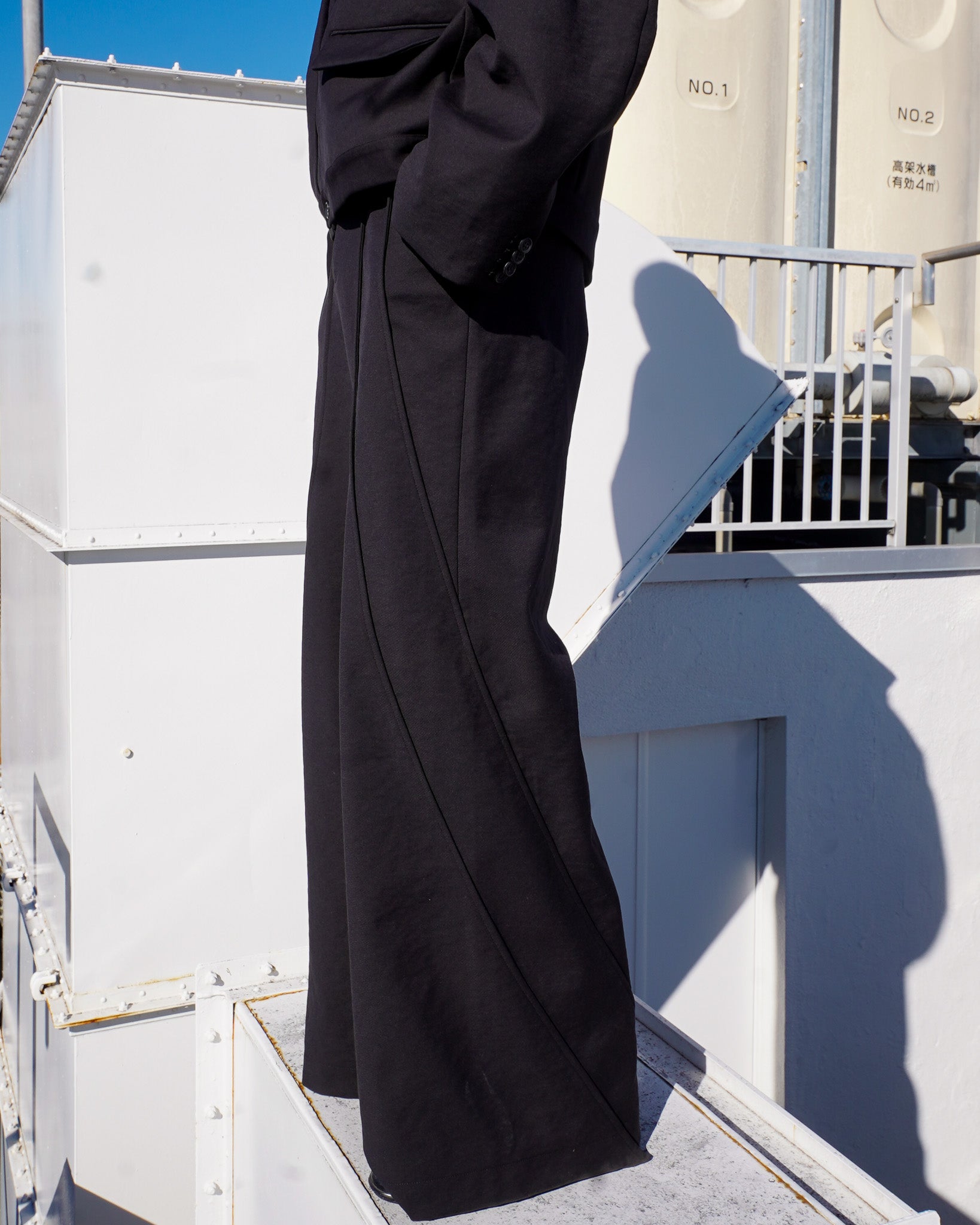 GOAT ESSENCE TUCK FLARE PANTS サイズ2 TUCK FLARE PANTS – GOAT ESSENCE