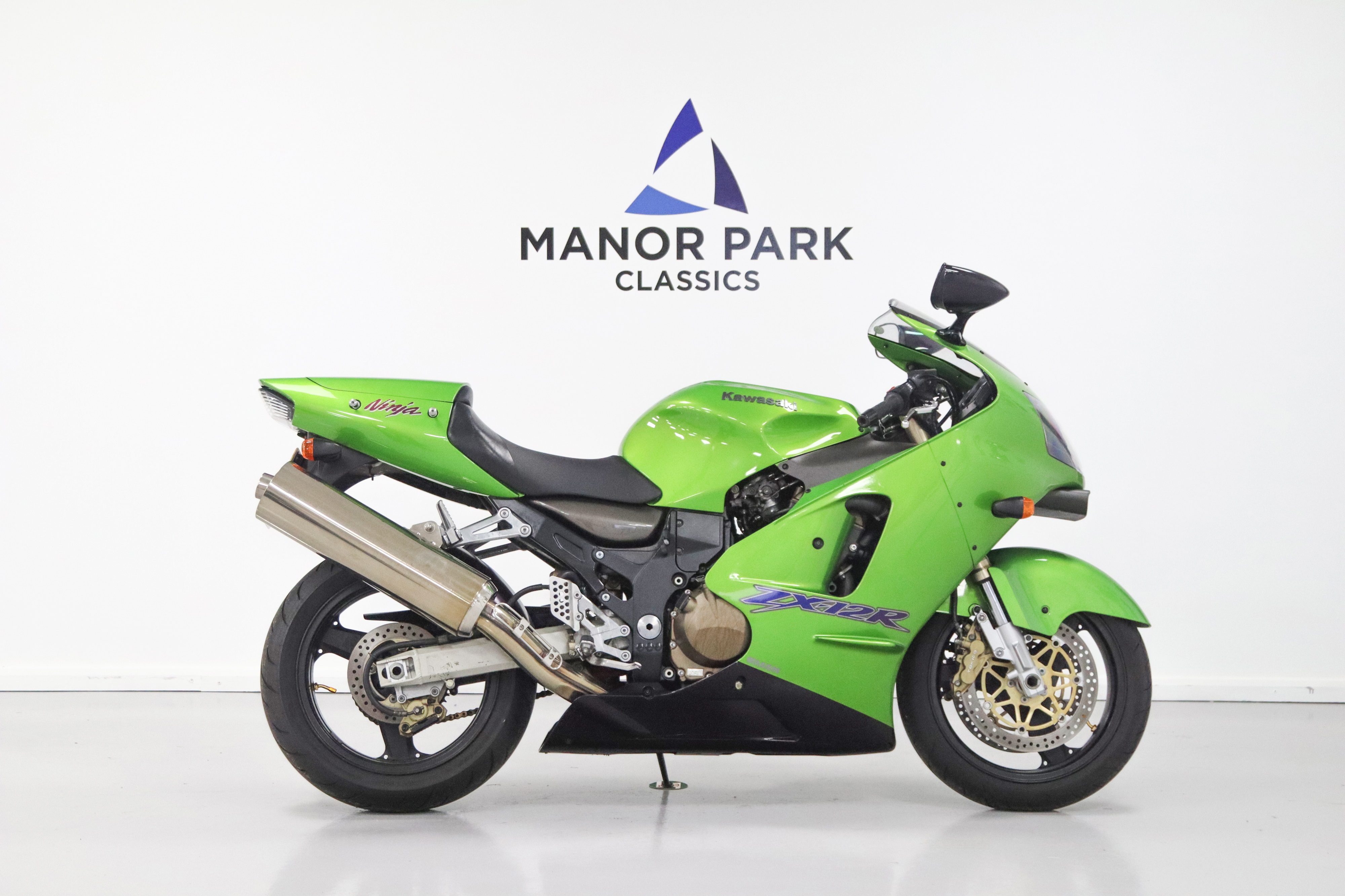 Lot 52 - 2000 Kawasaki ZX-12R Ninja