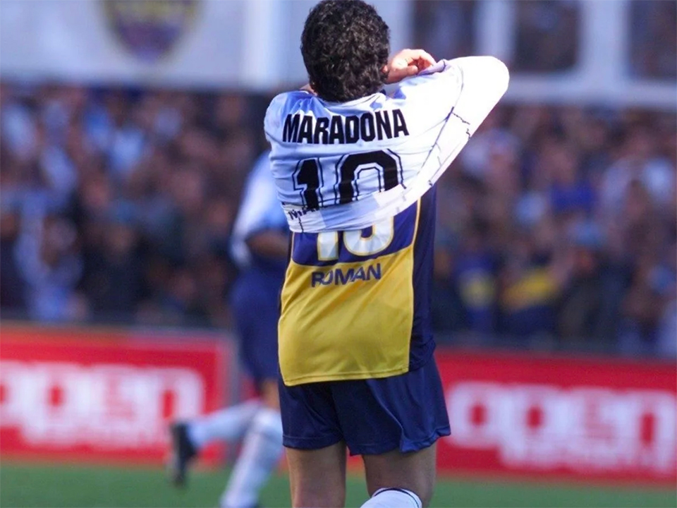 マラドーナ氏が60歳で逝去 薬を飲むために正午に起床予定も起きず、1