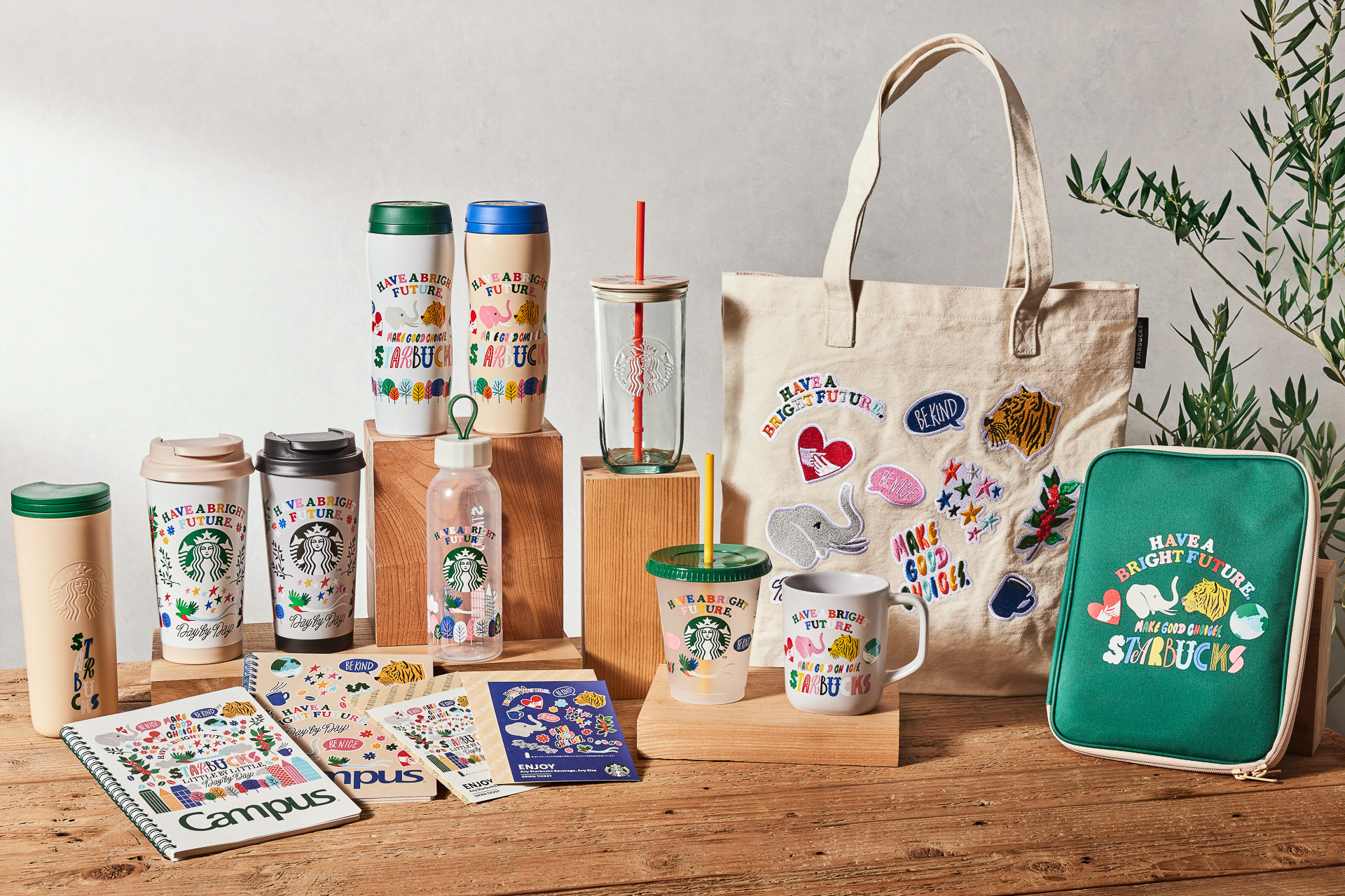 スターバックス、リサイクル素材など活用したトートバッグ/ポーチ