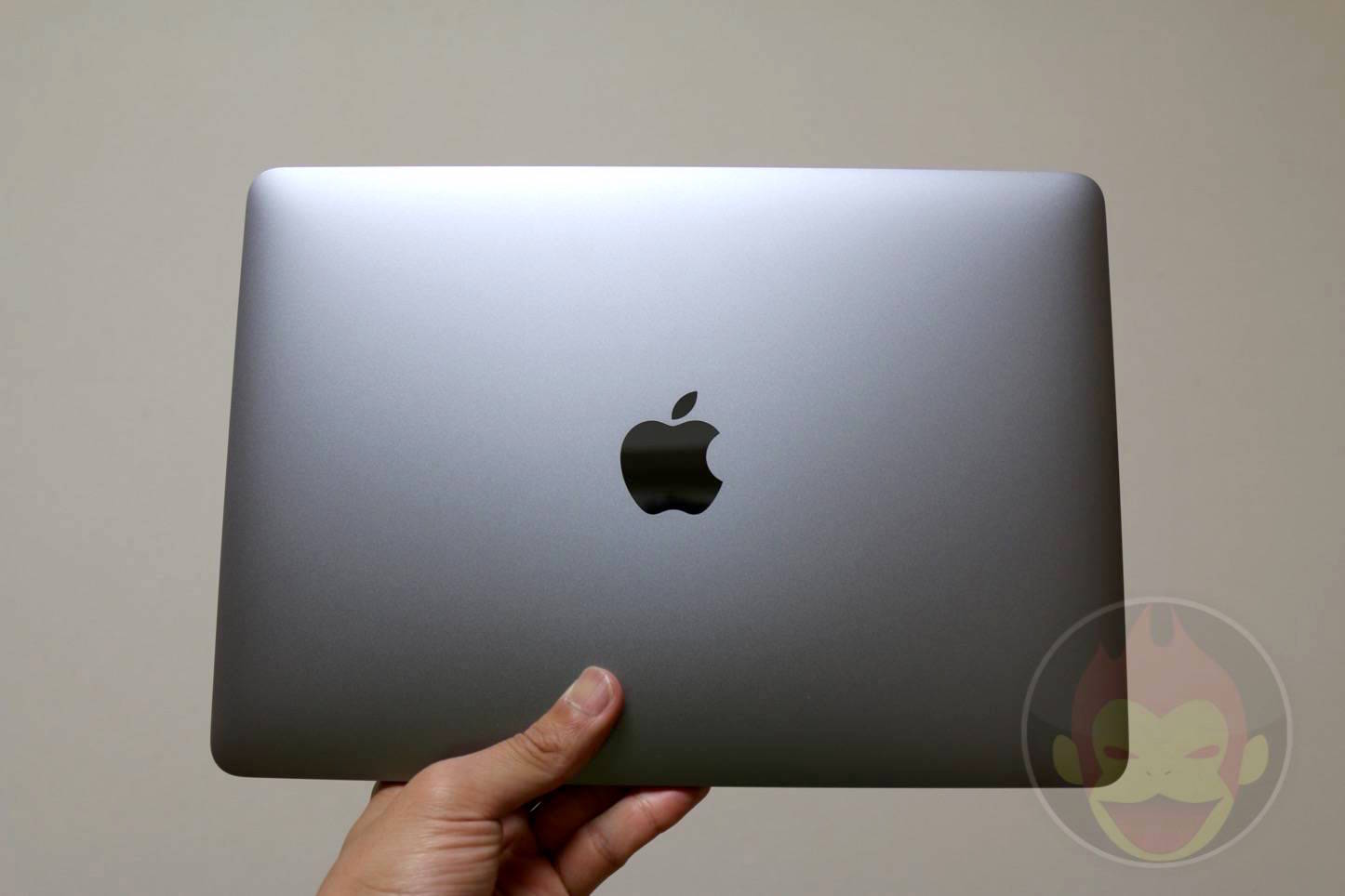 レビュー】薄くて美しい！12インチ型MacBookのスペースグレイモデルを