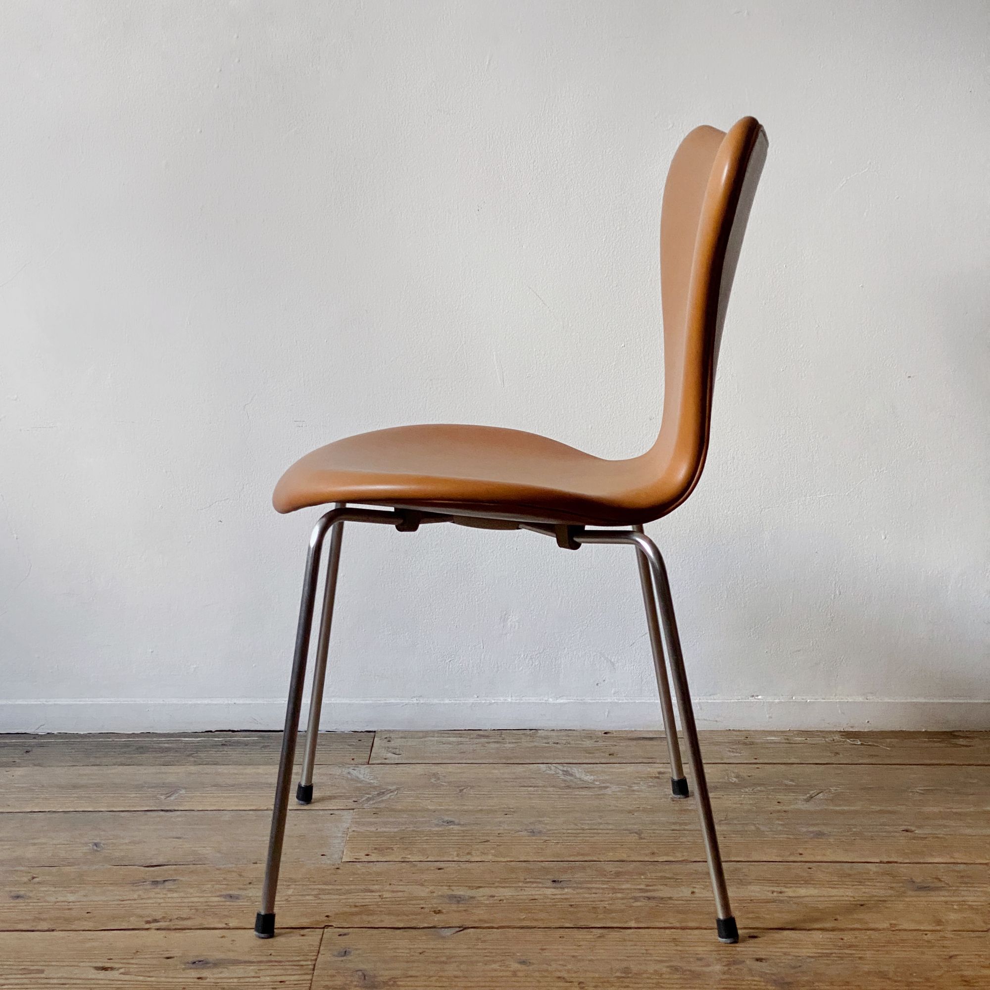 Seven Chair Leather - minä perhonen