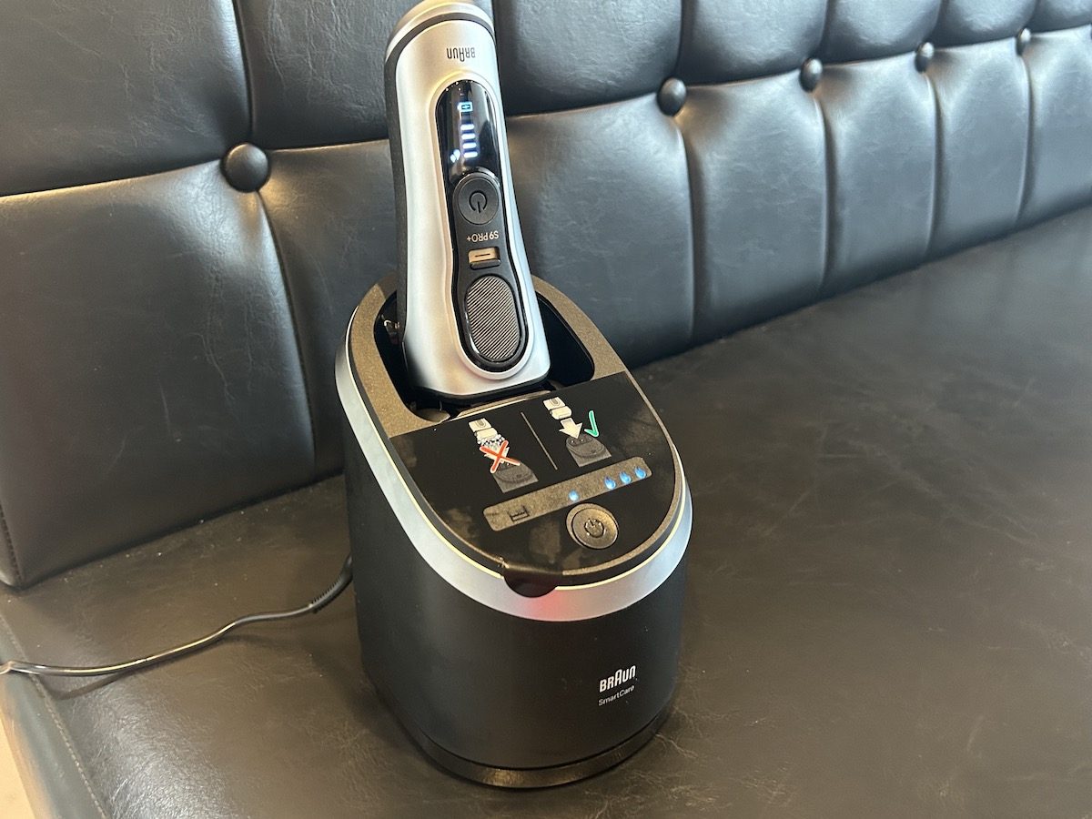 Braun Series 9 電気シェーバー 自動洗浄