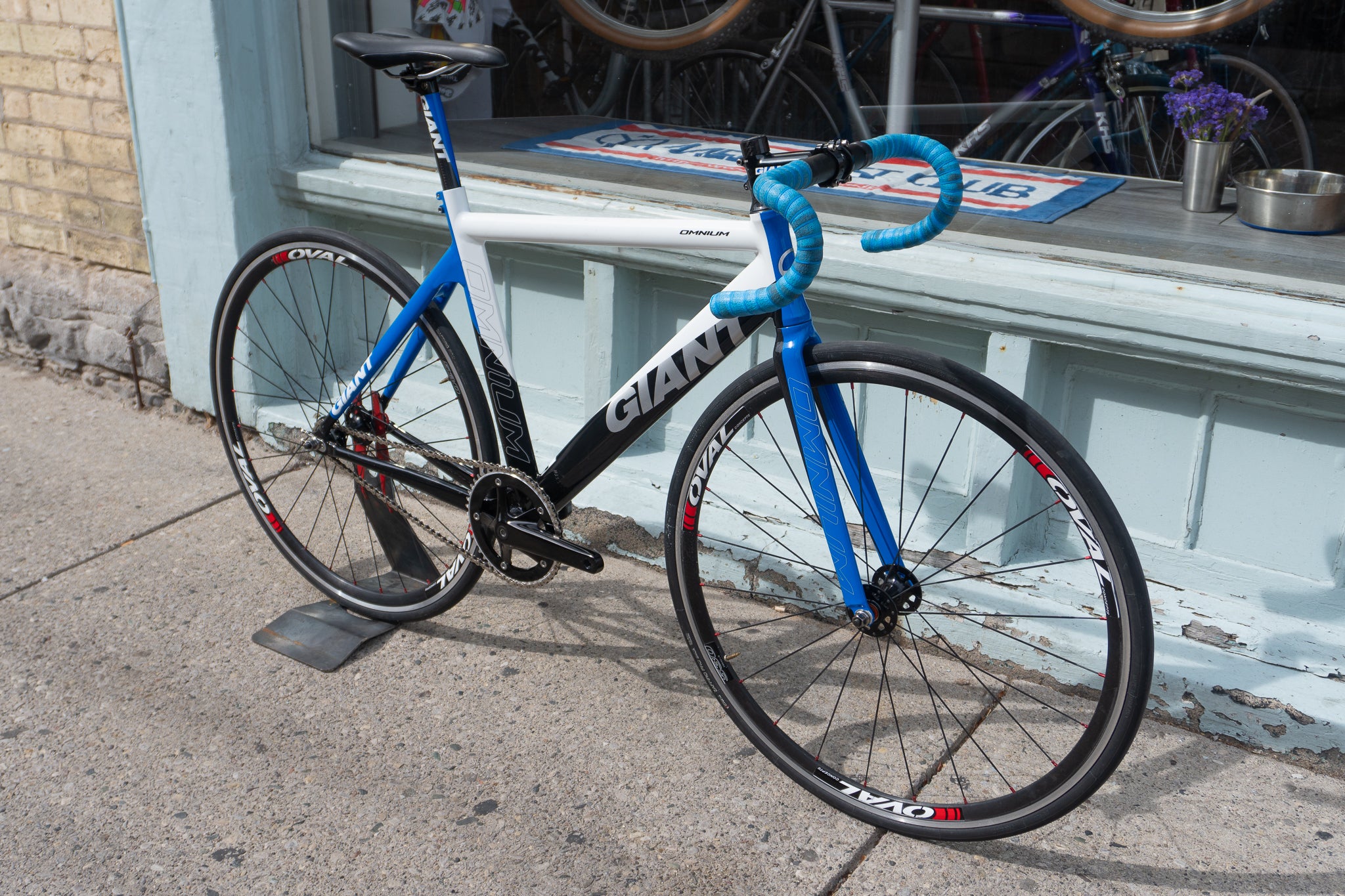 Giant Omnium – Gremlins Bicycle Emporium