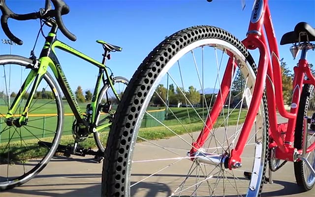 空気入れすら不要！『絶対パンクしない自転車タイヤ』が開発され