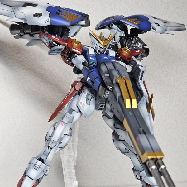 RG ウイングガンダムゼロ グラデーション塗装｜ZBZBさんのガンプラ作品