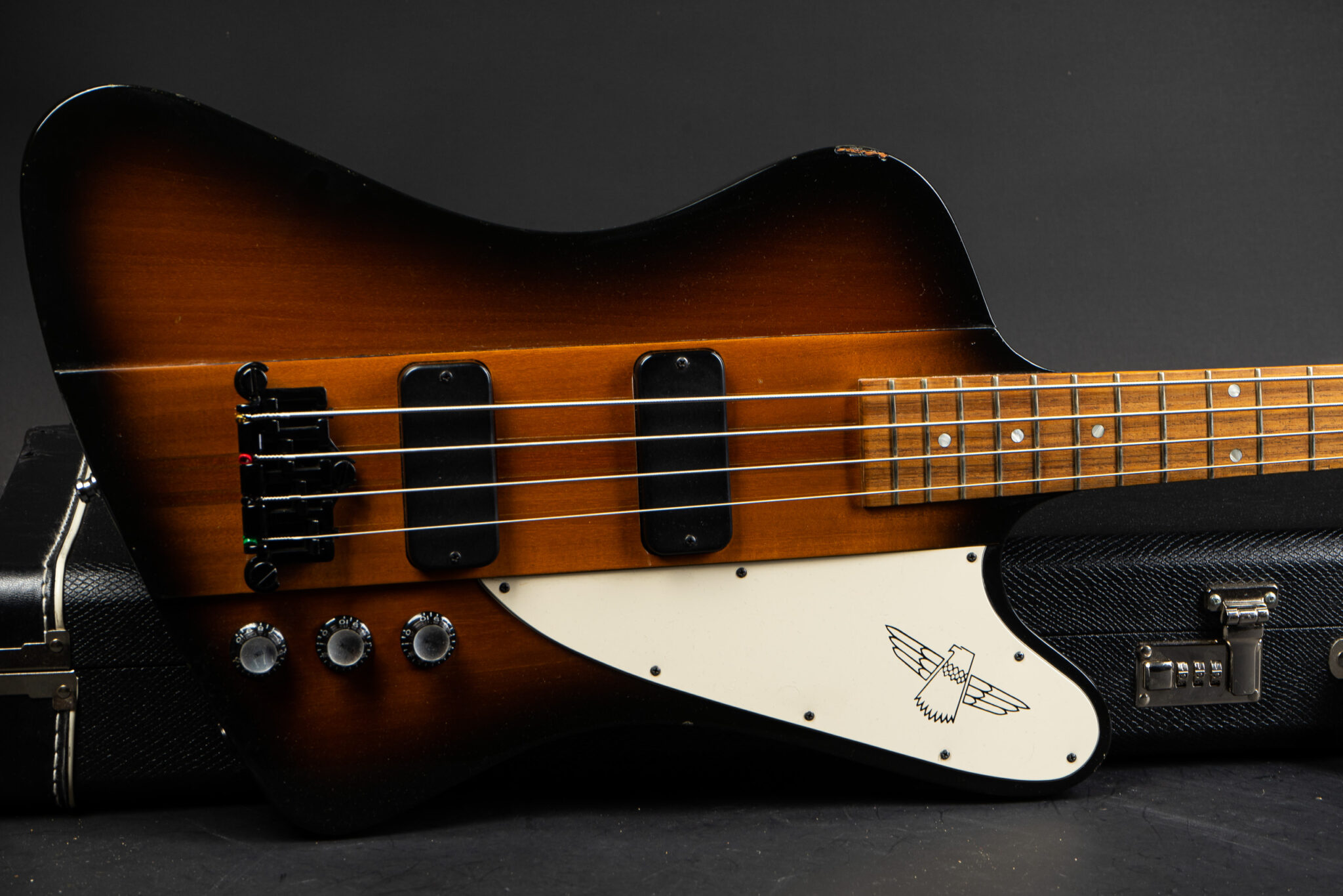 2006 Gibson Thunderbird IV Vintage Sunburst – GuitarPoint