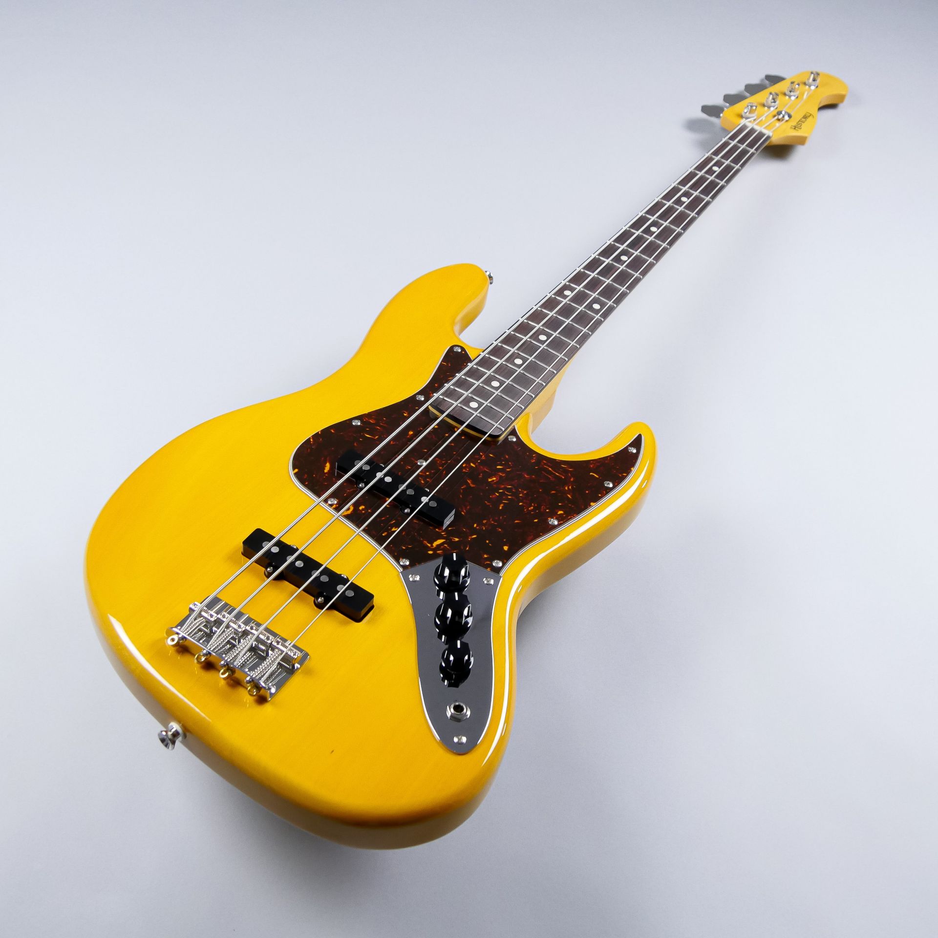 エレキベース】HISTORY CZ-B4/R｜スリムなオリジナルシェイプ、軽量材