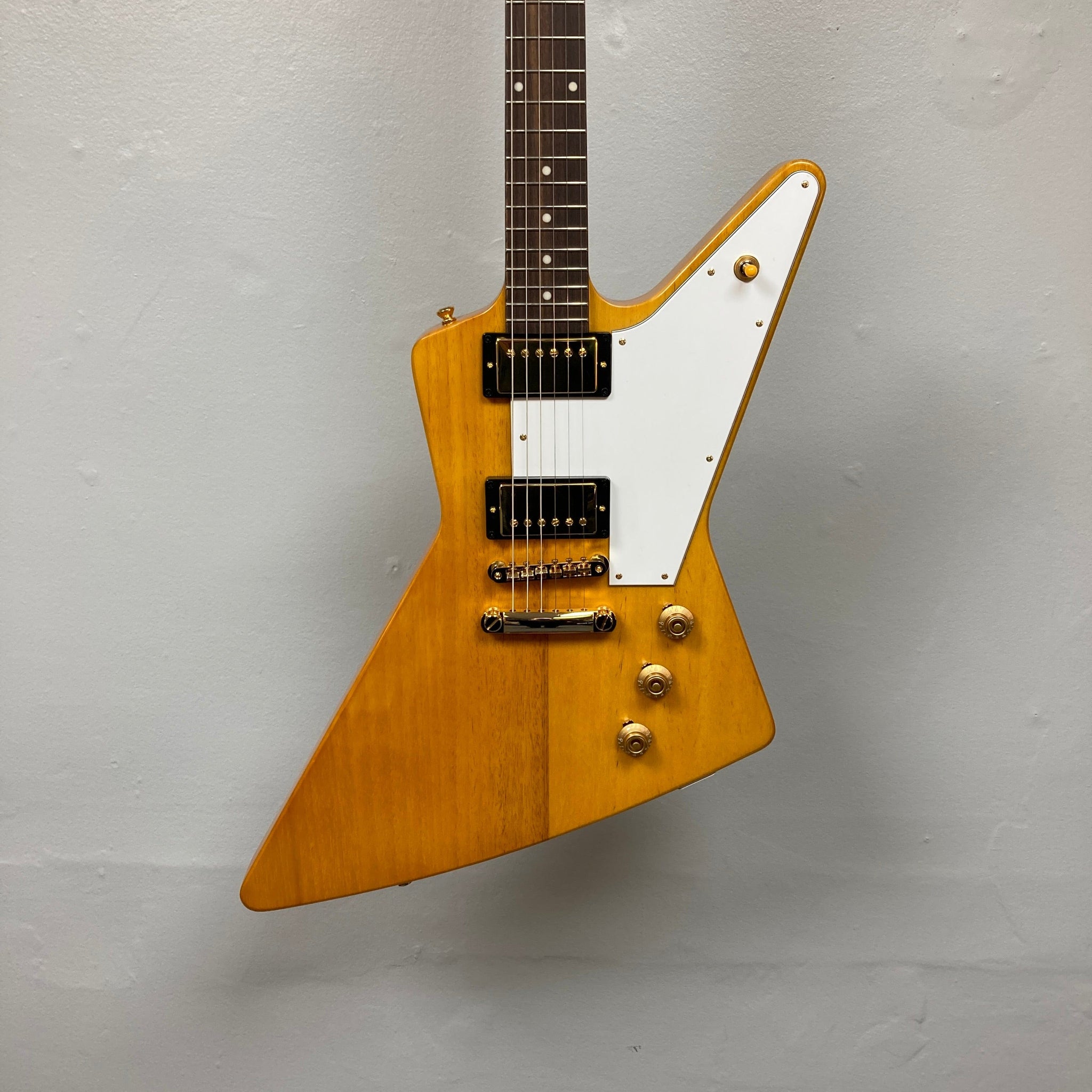 Discover the Features of the Epiphone 1958 Korina Explorer