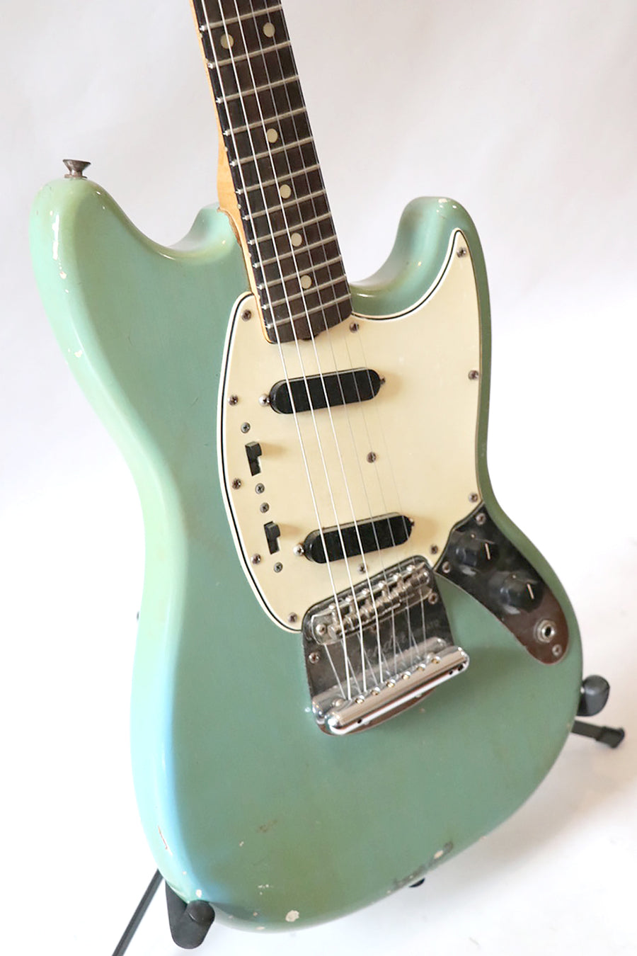 Fender Mustang 1965 – The Guitar Colonel
