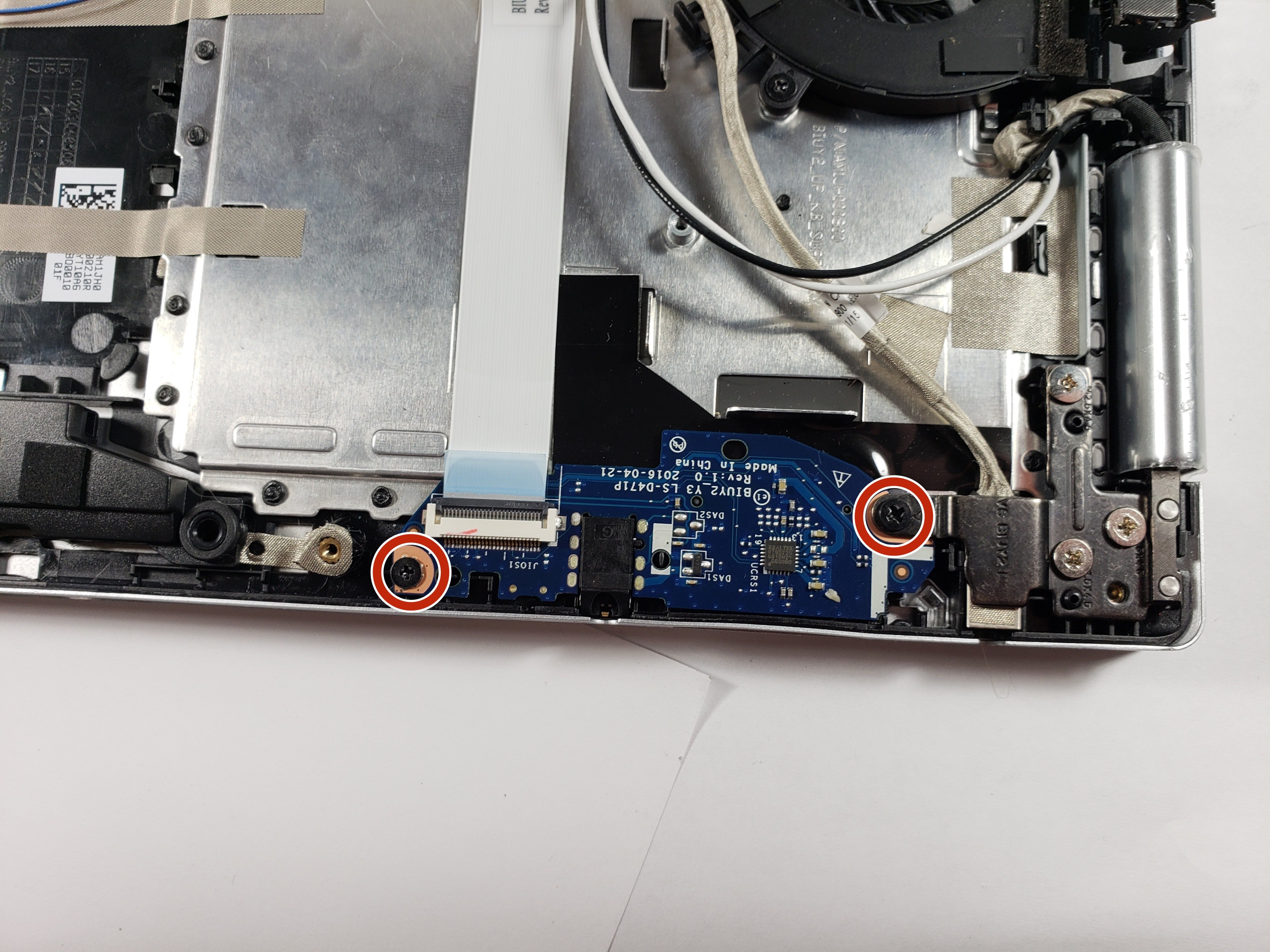 Lenovo Yoga 710-14IKB ヘッドホンジャックの交換 - iFixit 修理ガイド